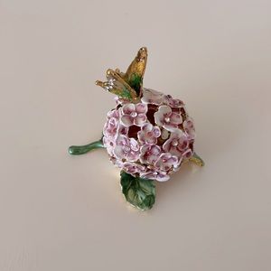 Trinket box, butterfly, hydrangea!
